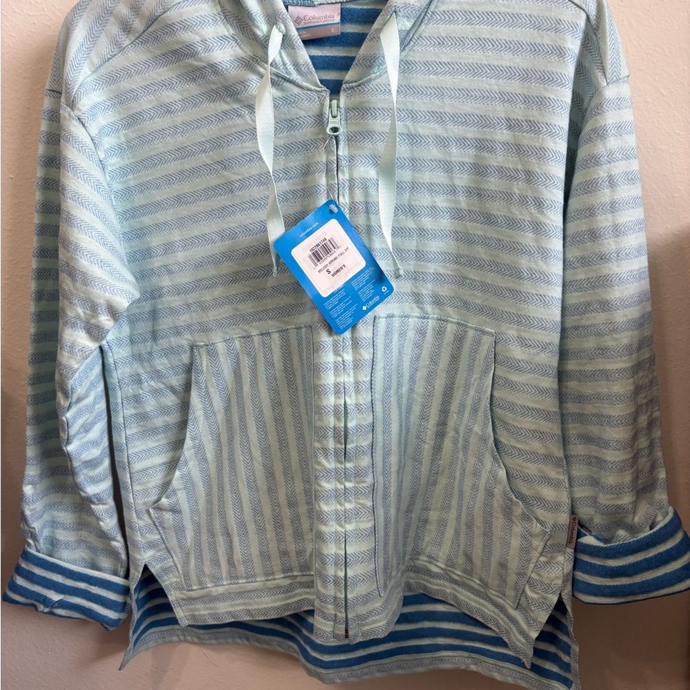 Women’s NWT Columbia sweater
